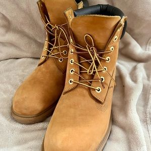 Timberland Men’s 6 inch Nubuck genuine leather size 10.5 medium boot.